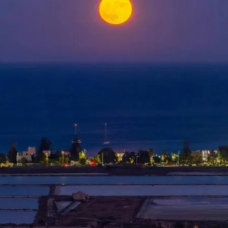 Al Chiaro Di Luna *
